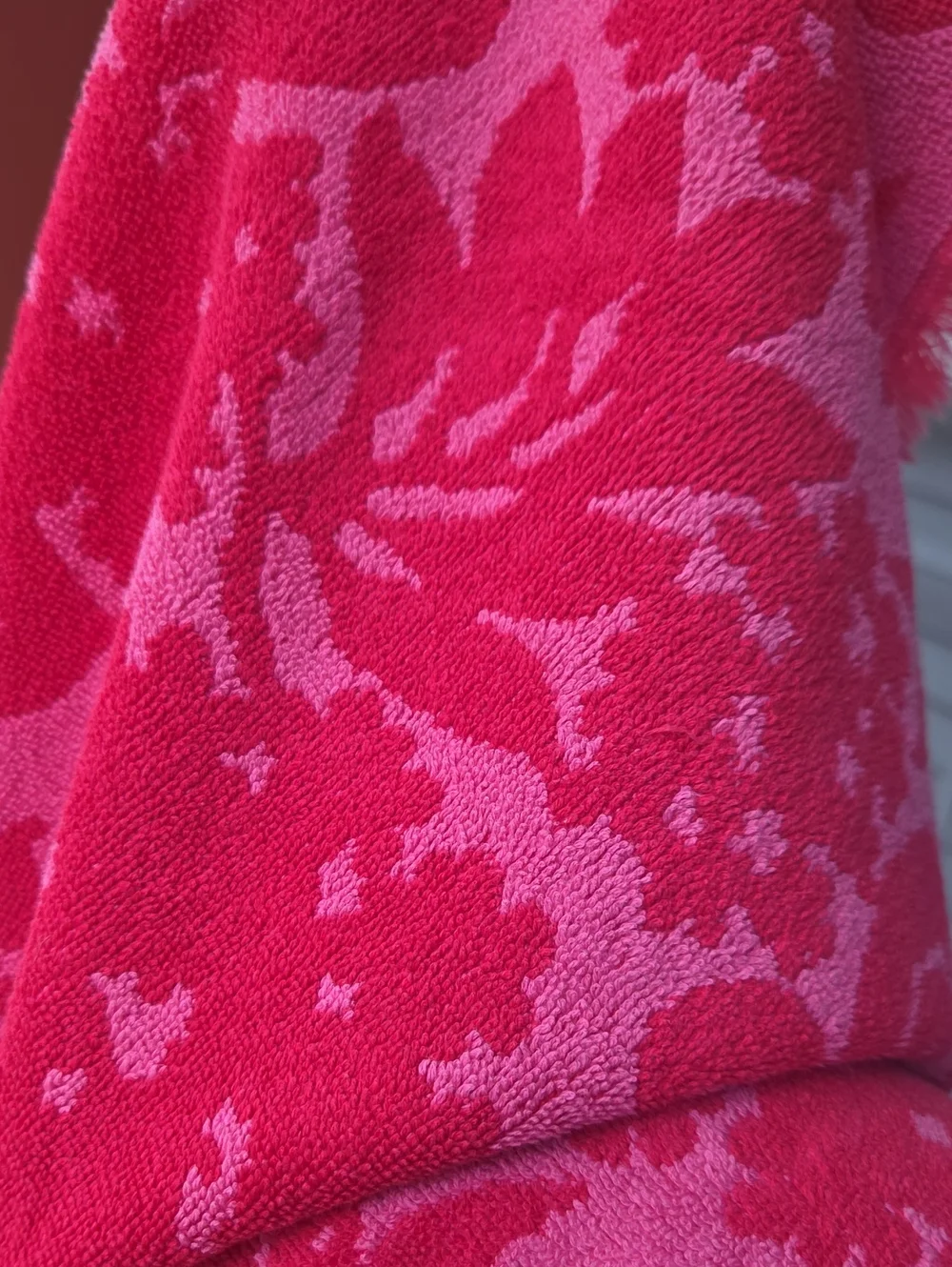 Vintage 1970's Springmaid Pink Jacquard Bath Towel